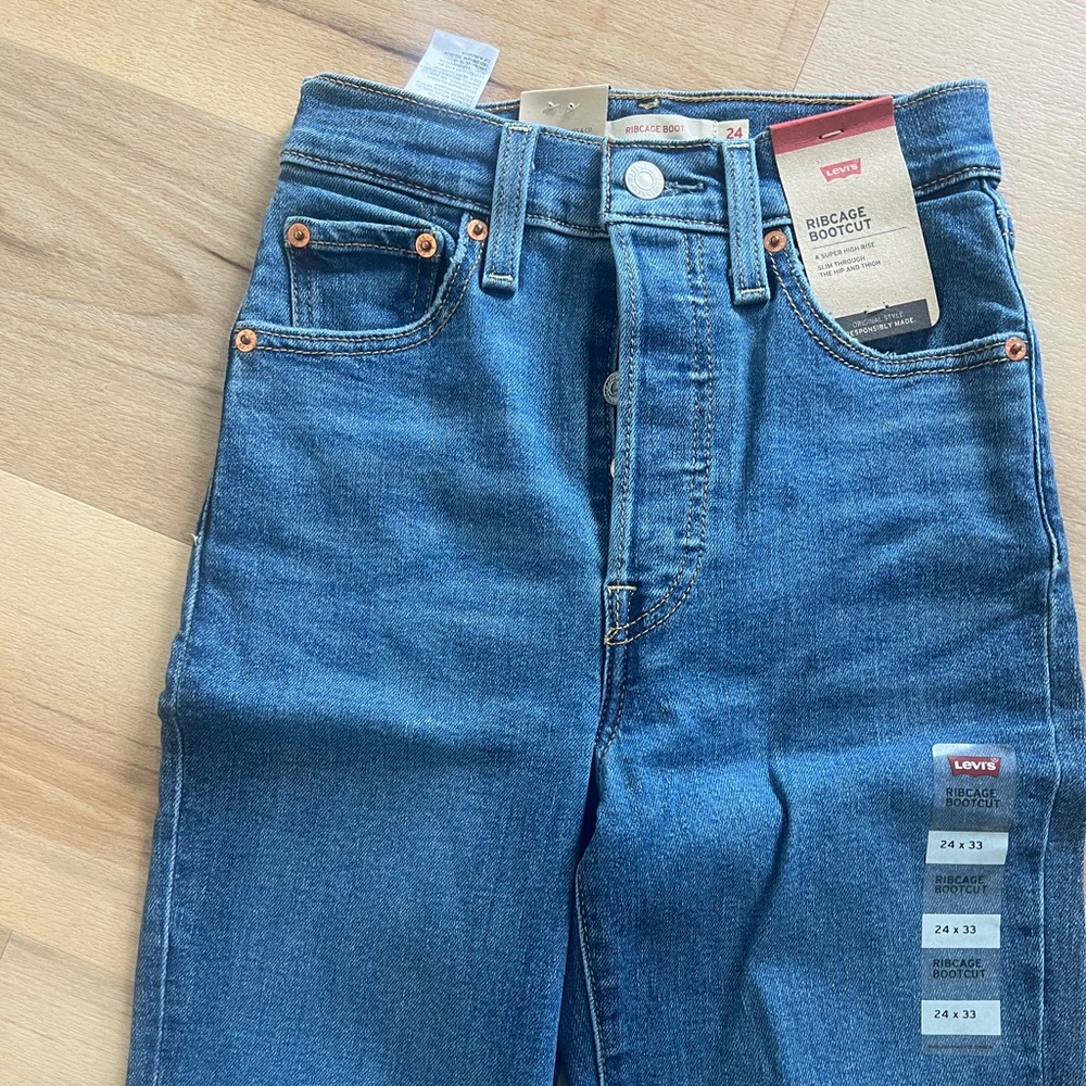 Levi’s ribcage bootcut jeans